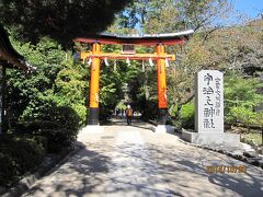 宇治神社の隣に「宇治上神社」があり、この神社は「古都京都の文化財」のひとつとして世界遺産リストに登録されています。