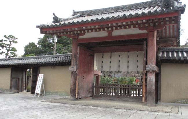 南門を振り返る