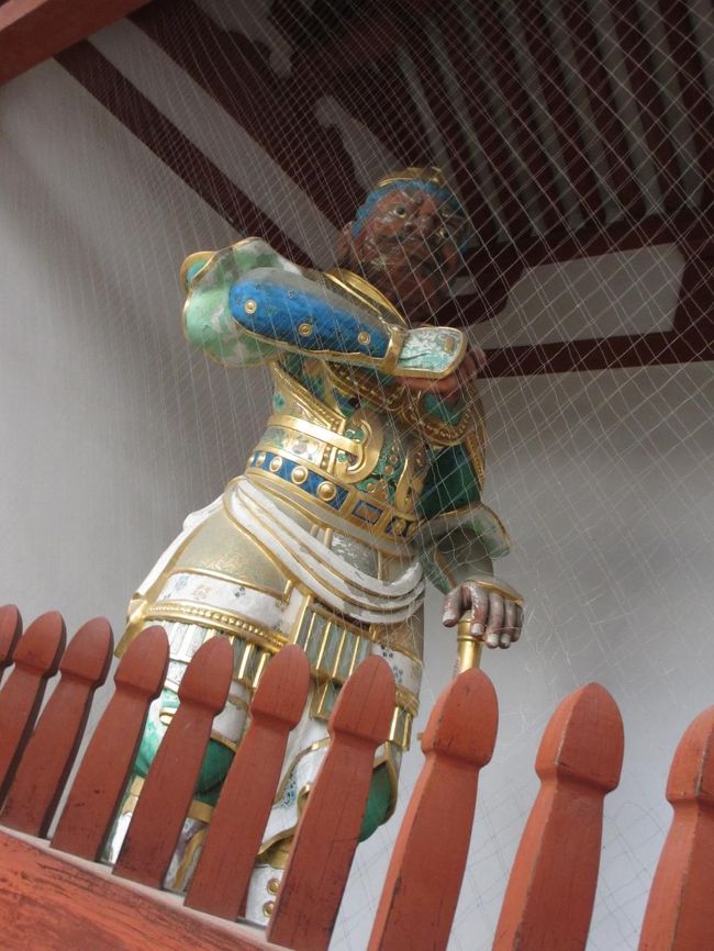 　仁王像・・・ひとつしか写していなかったです。