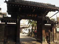 【浄光寺】諏訪神社の手前に雪見寺浄光院があります。