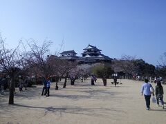 松山城の天守閣に到着
帰りはリフトで降りてきました