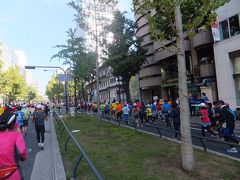 この大阪マラソンは御堂筋を走れるのが売りのひとつですが、実は分離帯があるので沿道の応援を感じにくかったのが少し残念でした。