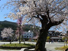 阪急嵐山駅到着。車です。京都は電車がおすすめです。