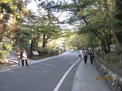 地下鉄「蹴上」で下車し、参道を歩き「南禅寺」をめざしました。