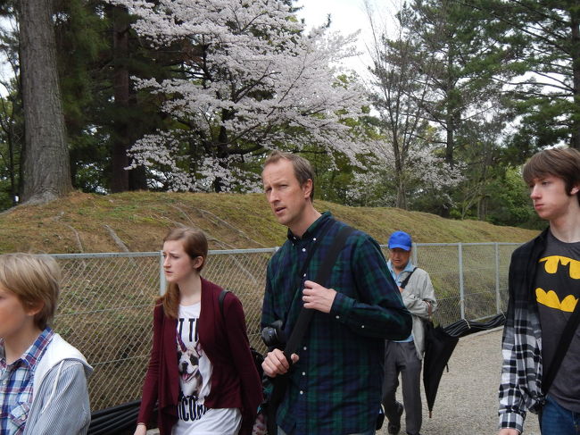 興福寺。<br />早速ユ−のファミリ−に遭遇
