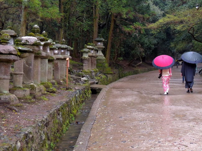 この約１キロの道路は舗装してなく雨の日は。