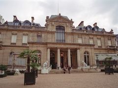 ノルマンディのツアーは1日がかりでパリには夜に帰着。
その後は昼間はパリ市内で観光です。
大美術館が居並ぶパリでは比較的小規模なジャックマール・アンドレ美術館。国立の各美術館がお休みの日にもやっていたりしますので、スケジュールにより行かれてもいいかも。建物、展示ともなかなかすばらしいもの。