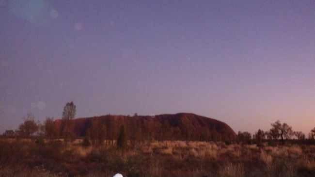 オーストラリアの入国にはビザが必要です。<br />電子ビザのETAS登録です。<br />ナビツアーさんで、ツアー等依頼すると、ビザの登録を一人$5でしてくるので、依頼しました。<br />ツアーを頼むと、無料でしいくるツアー会社もあります。<br />まあ、$5なら安い方だと思い依頼しました。