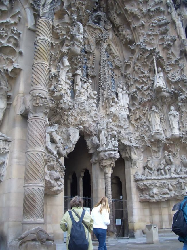 彫刻なぞ全く無知の我々でも、すごいと言う事だけはわかる。