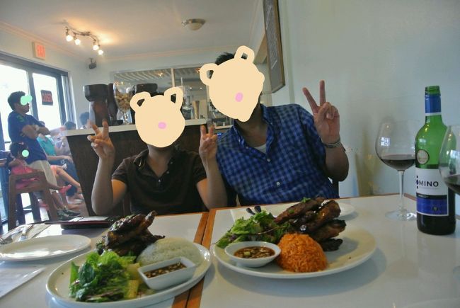 １７時着、店内はほぼ満席ですが、すぐ席に着くことができた(^O^)<br />ビールとスプライトと、とりあえず評判のＢＢＱプレートのライスを変えて２皿オーダー　ビールなくなりワインをボトルで　美味しい〜・・・お料理来ないね(^_^;)<br />ボトル半分飲んだ１８時　やっときた〜〜！！<br />うんうん、おいしーね！ウェットティッシュ持参でかぶりつく<br />食べたら早々に退散<br />他のメニューはまたの機会に・・・