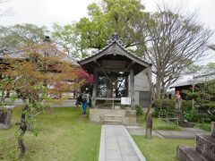 鐘楼

観自在寺は、１番札所の霊山寺から一番遠いので、「四国霊場の裏関所」と呼ばれています。