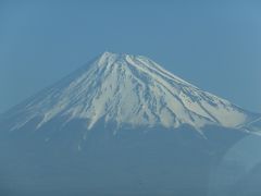 ０７：３２
新幹線から見た富士山です。
わずか、３分程度でしたが、きれいにはっきり
見ることもでき、写真も写せたので、
富士山見学は、これで(^_^)ノとなりました。