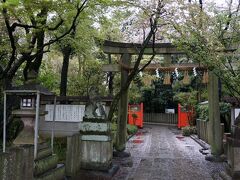 嵐電嵐山駅から３駅「車折(くるまざき)神社駅」で下車

ここには、芸能神社もありました。

