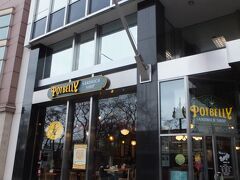 シカゴ美術館を出るとちょうどお昼時だったので、すぐ前にある「Potbelly」サンドイッチショップへ。