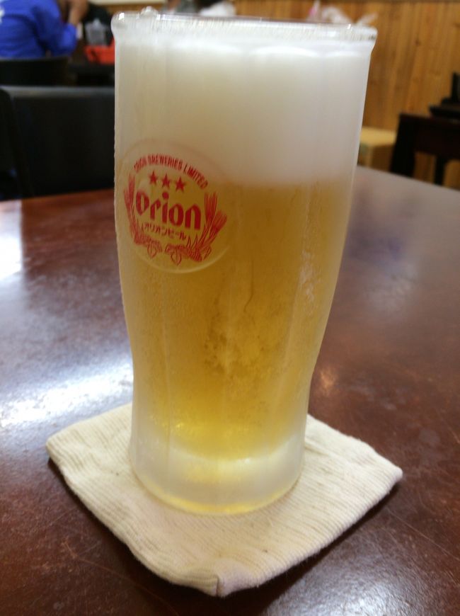 数分後、ビールが。<br /><br />冷えていておいしいです。<br />