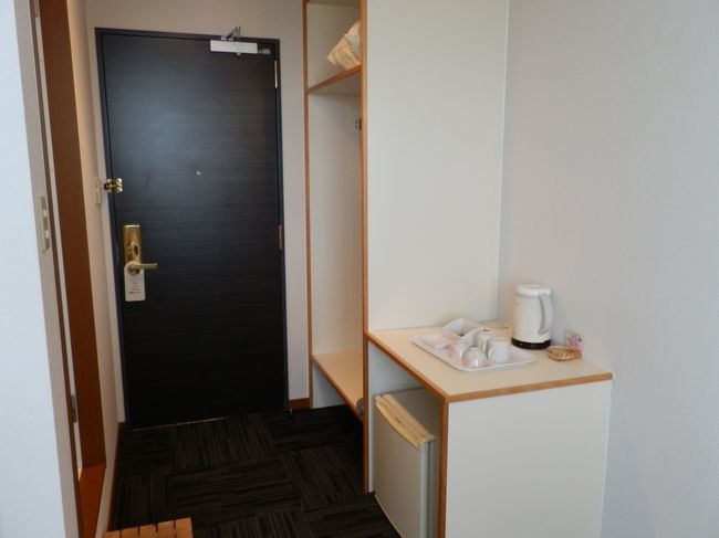 上の写真の反対側。<br /><br />荷物を十分置くスペースがあります。<br />