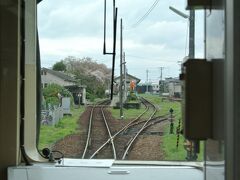 駅構内の桜が美しい「羽ノ浦駅」