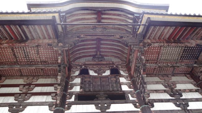 ガイドさん曰く、こちらの扉は大仏様の顔がちょうど見える位置で、年に二度ほど開けるそうですよ。