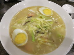 熊本名物「太平燕」（たいぴーえん）＠紅蘭亭
麺は透き通った春雨であっさりしていて美味でした!

Taipien noodle soup, a local Kumamoto dish. 