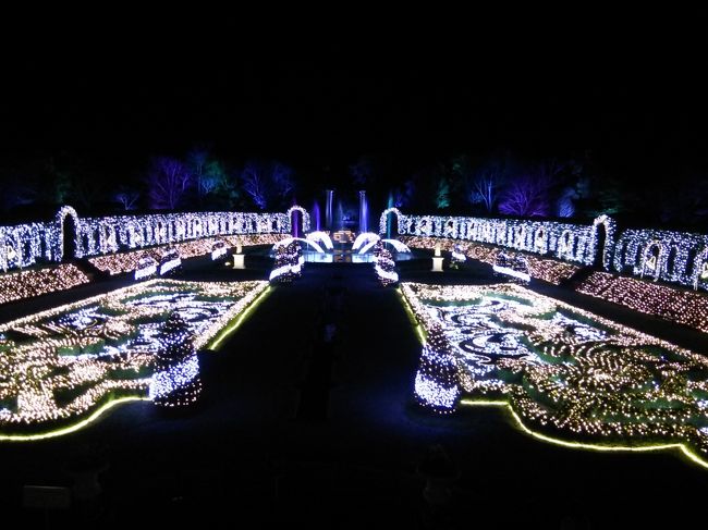 一番奥の宮殿の光のショーは感動的です。<br />クラシック音楽に合わせて色々な光が演出
