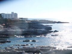 　あまりに時間がないので、城ケ島を足早に歩き回って見ます。見えているのは城ケ島京浜ホテルです。