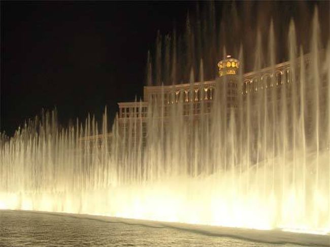 この噴水は有名ですよね