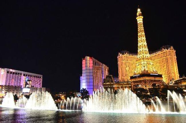 ラスベガスからグランドキャニオンの飛行機乗り場まではレンタカー