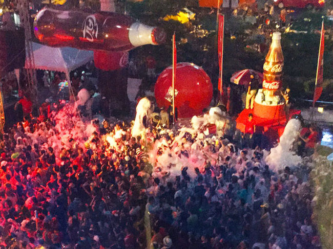 タイ正月水掛祭り ソンクラーン15 サイアム セントラルワールドプラザ編 バンコク タイ の旅行記 ブログ By Yazzさん フォートラベル