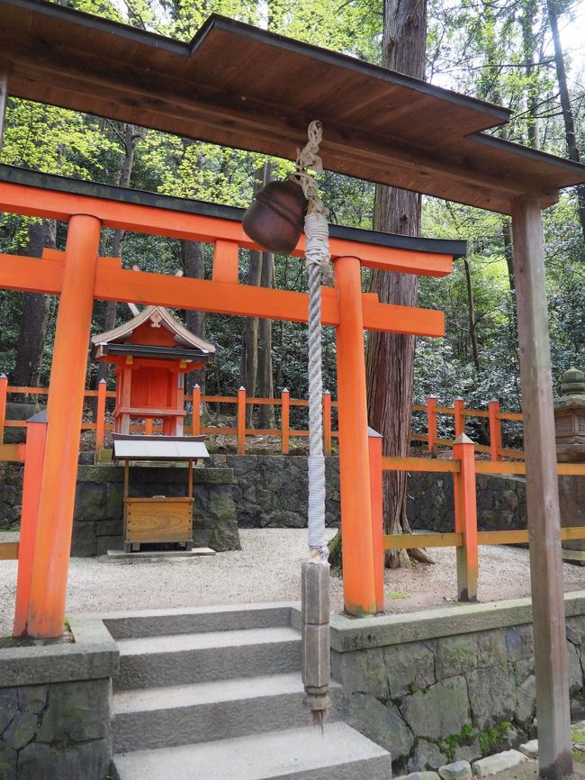 佐良気神社には、立派な鈴があります。