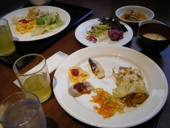 軽い二日酔い(-.-)<br /><br />あっさり系を食べます。