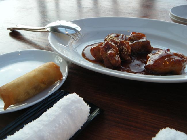 春巻きと、豚カルビの黒酢炒め。お肉が厚くなってた。