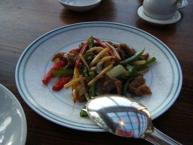 チンジャオロース<br /><br />以上、すべて一人前です。子供が、最初にラーメンを食べたためあまり食べず。<br /><br />デザートは食べれませんでした。