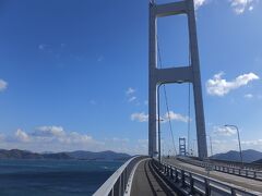 一つ目の大橋“来島海峡大橋”
期間限定のようですが、これだけ大きな橋も自転車は無料で通行できました。