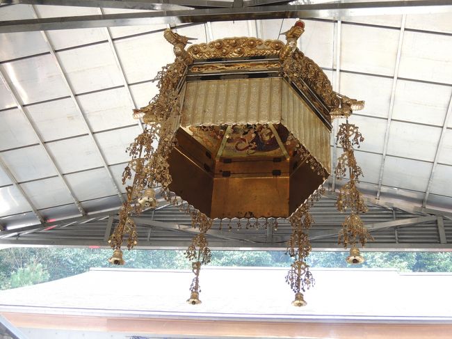 コンクリート打ち放し〜、平成4年に建ったんだって。