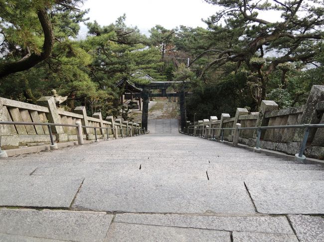 そして、すぐ近くに琴弾八幡宮があるよ。