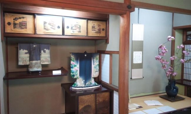 木造２階建て、母屋、離れ、蔵があります。<br />床の間もすごーーく豪華。