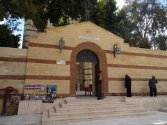 聖ジョージ修道院入り口