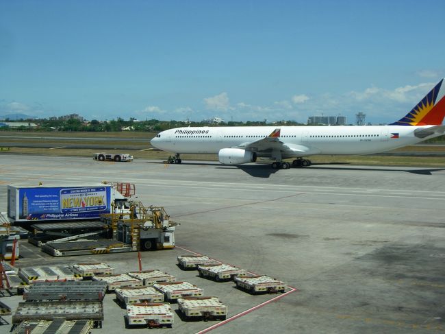 関空からはフィリピン航空でニノイアキノ国際空港（NIIA)にTerminal2到着。羽田からの全日空はTerminal3着です。