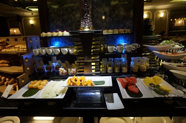 フルーツにデザート。