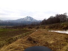 そんな素敵な早春の磐梯山をバックにしたこの場所から、「SL福が満開ふくしま号」をお見送りしてみようと思います