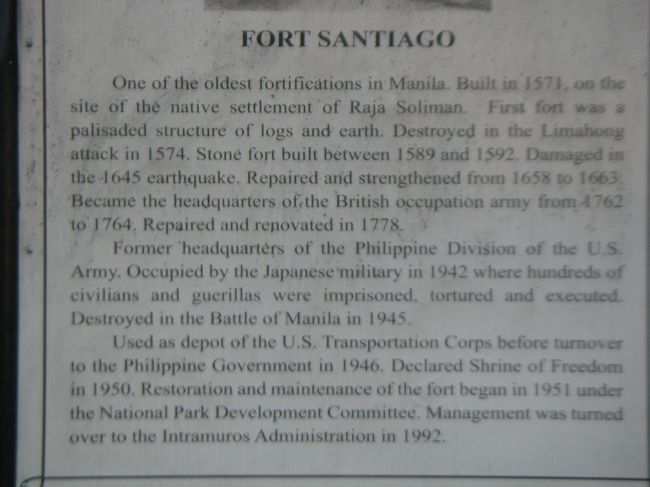 説明はこちらです。<br />最初は1500年代の木と土で作られたようです。それを思い出させる遺構は無かったと思います。<br />近代では日本軍や米軍が利用していたとのことです。道理でアナさんの説明に弾痕がその後良く出てきました。