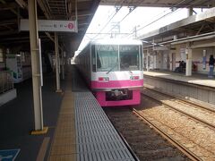新京成電鉄の列車は、さくら色でした。