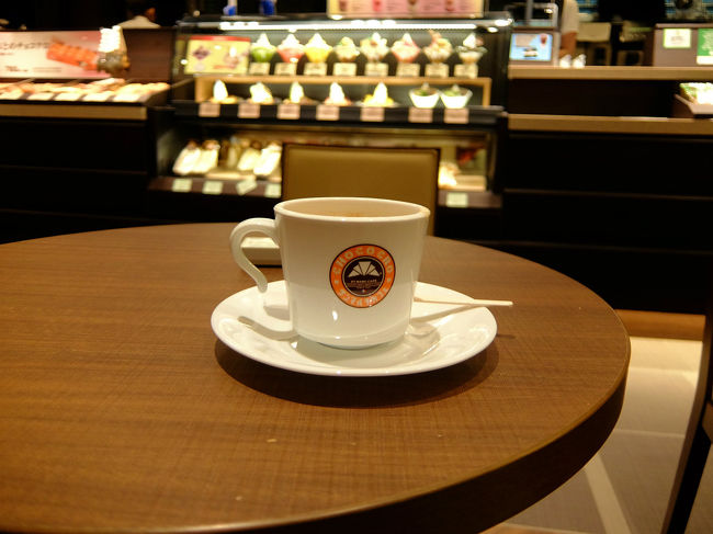 コーヒー飲んでから　軽く<br /><br />　食事　何時もの宿は閉鎖　スーパーホテルは満室<br /><br />　初めての宿なので、、まだなじめない、