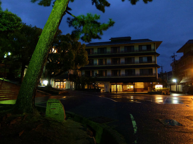 石段を上がり<br /><br />