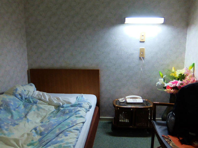 　清潔感のある　シンブルの部屋<br /><br />　　　奈良公園にごく近いので<br /><br />　　　　春日大社の一言神社さんへお礼参りにも近い<br /><br />　では、、お休みなさい。。<br /><br />　　　　　　　　　　　　　　　続く