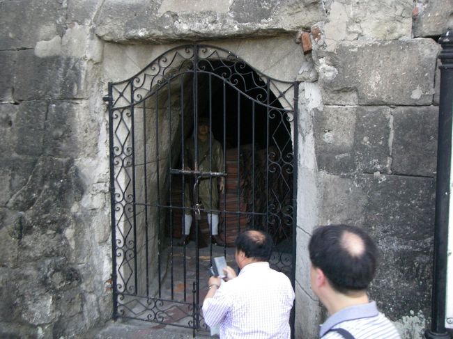 牢獄を再現しています。