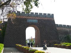 　歙県汽車站からブラブラ30分ほど歩いて徽州古城へやってきました。