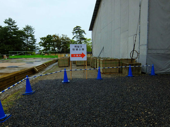 始まったばかり<br /><br />　ほとんど待っている人もいない。<br /><br />　　平日　早朝　雨のせいだろうか？