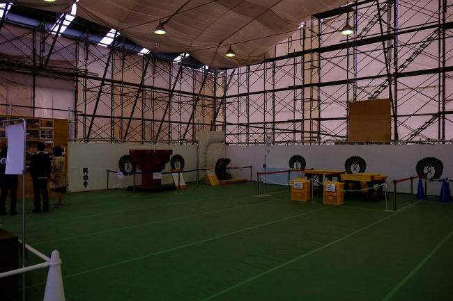 最初のテントに資料　説明など<br /><br />　見学の人もすくなくて　<br /><br />　　有り難い　ゆっくり見られる、