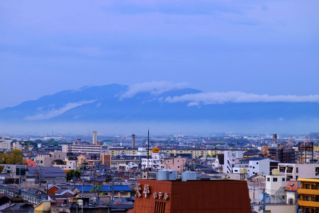 大坂との境の生駒の山並み
